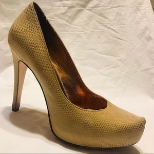 BCBGeneration 9M Leather Stiletto Heel “Parade”